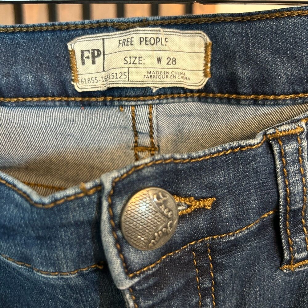 Free People FP Jeans Women's Size 28 Medium Wash Blue Slim Tapered Denim